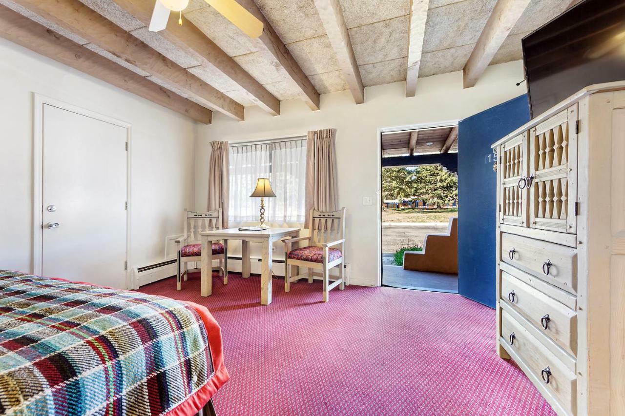 Kachina Lodge Resort And Meeting Center Taos Bagian luar foto